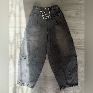 Stylish Grey Women's Barrel Jeans